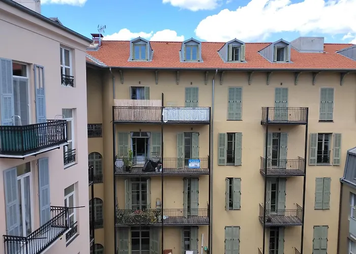 Chez Brigitte Guesthouse Nizza